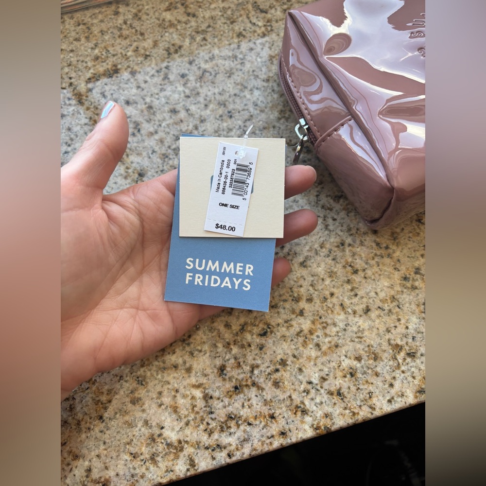 Gap x Summer Fridays Cosmetic Case & Gift Set - Picture 7 of 8